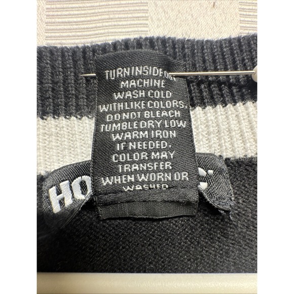 NWT Hot Topic Skull Girls Sweater Vest in Black size Medium‎ - Picture 5 of 5